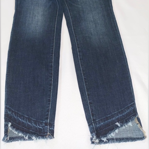 Vince Camuto Womens Jeans Size 27 Size 4 Dark Blue Wash Slim Leg Raw Angled Hem - Picture 11 of 12